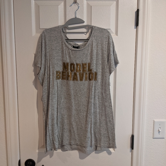 Torrid Model Behavior Tee - Picture 4 of 7